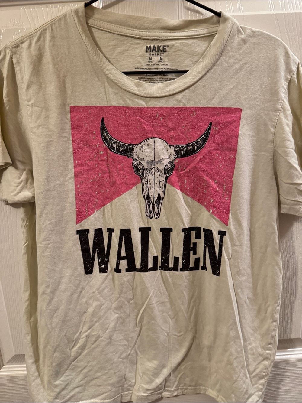 WALLEN Graphic Tee with Skull and Pink Accent